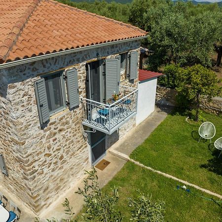 Вілла Messinian Stone House Екстер'єр фото