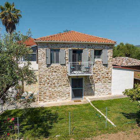 Вілла Messinian Stone House Екстер'єр фото