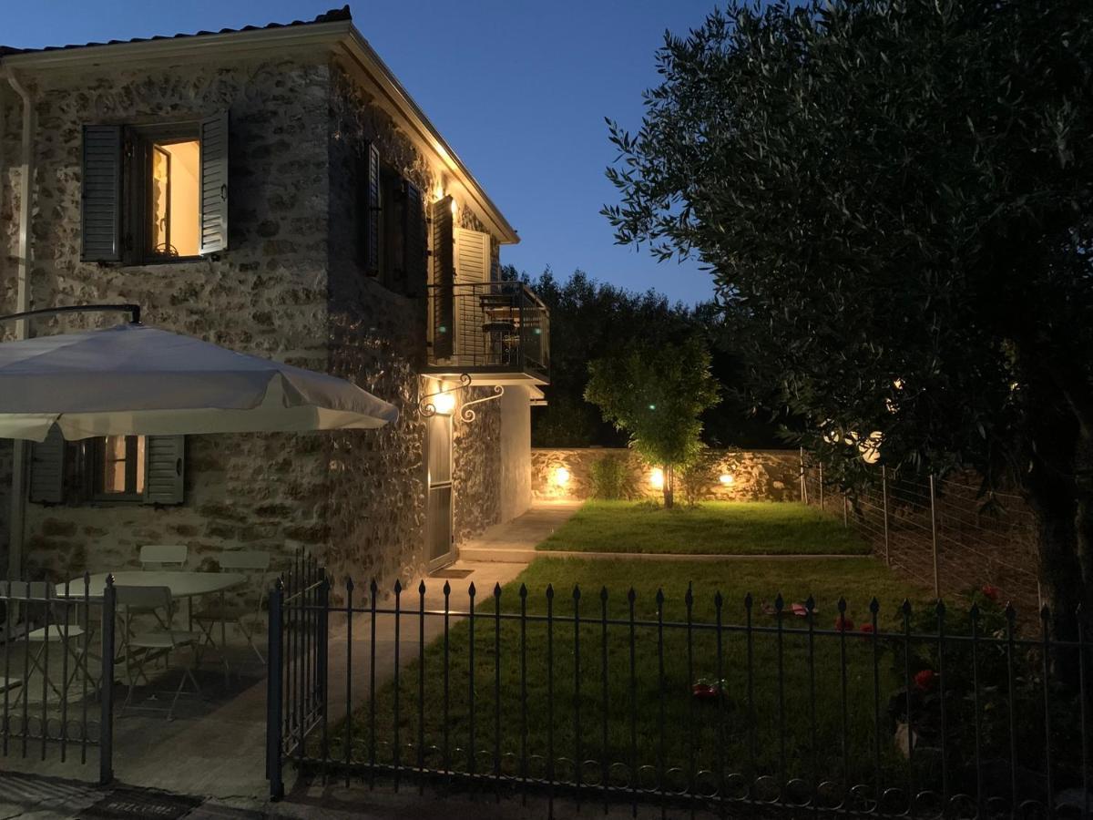 Вілла Messinian Stone House Екстер'єр фото