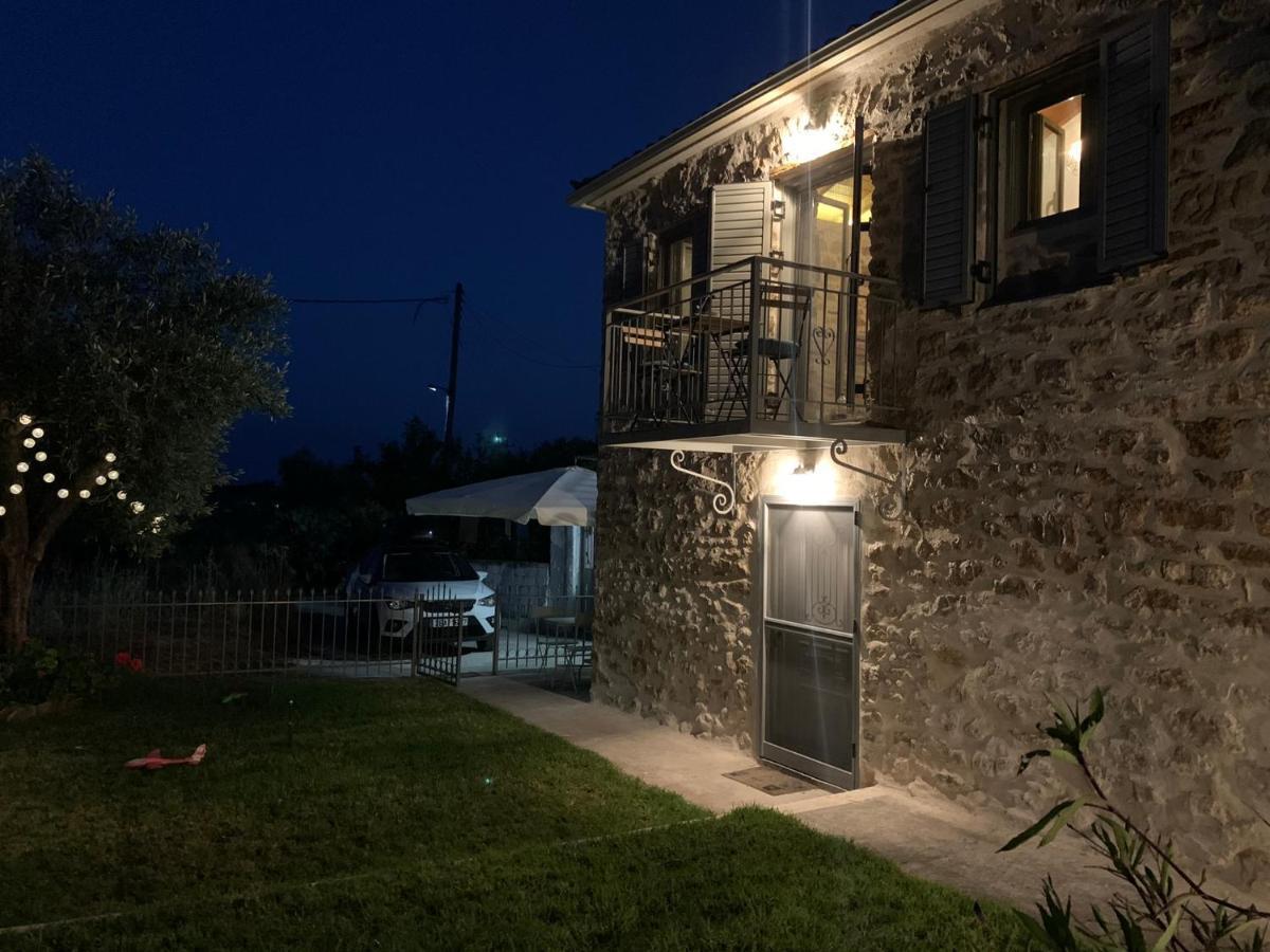 Вілла Messinian Stone House Екстер'єр фото