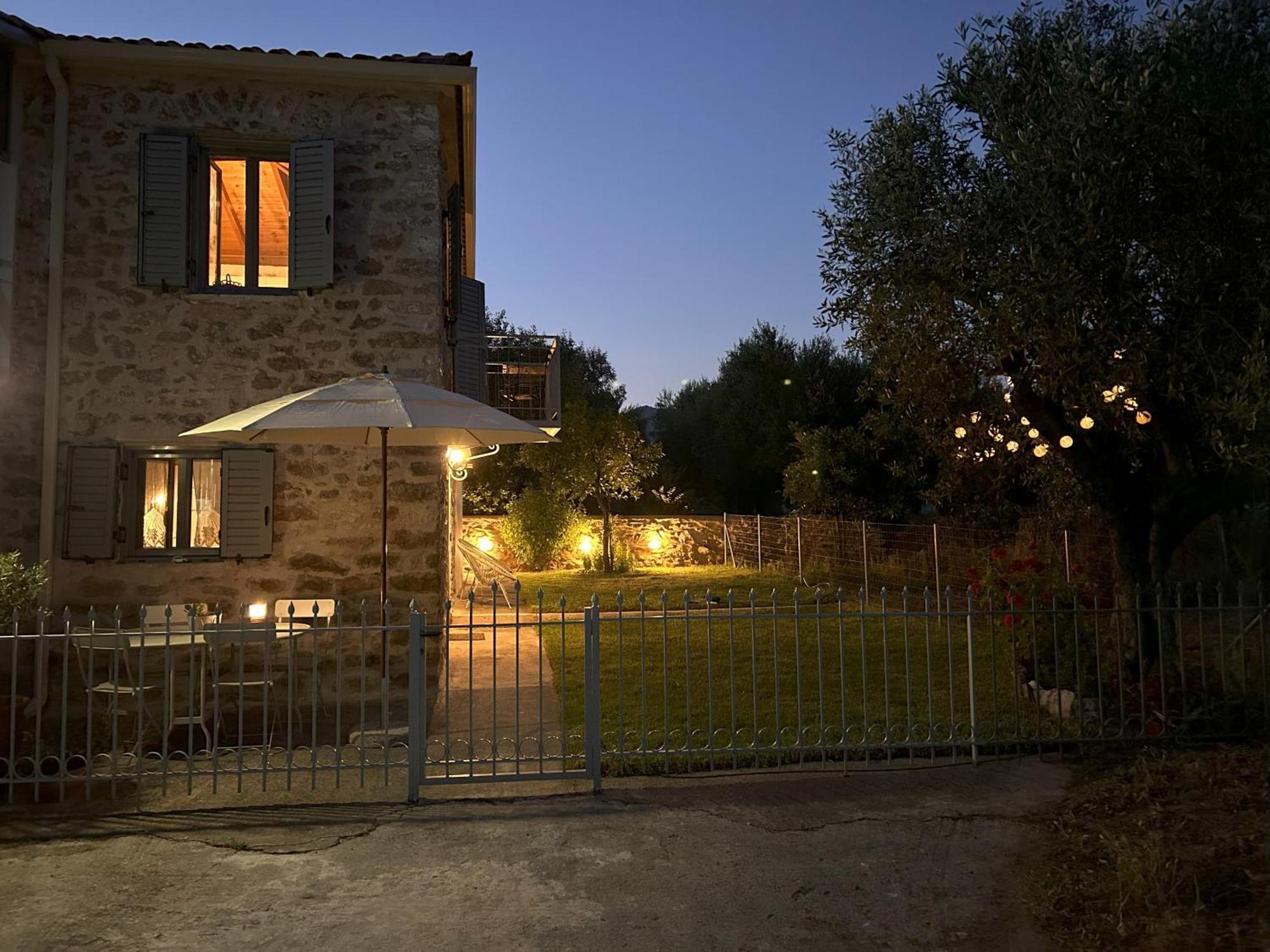 Вілла Messinian Stone House Екстер'єр фото