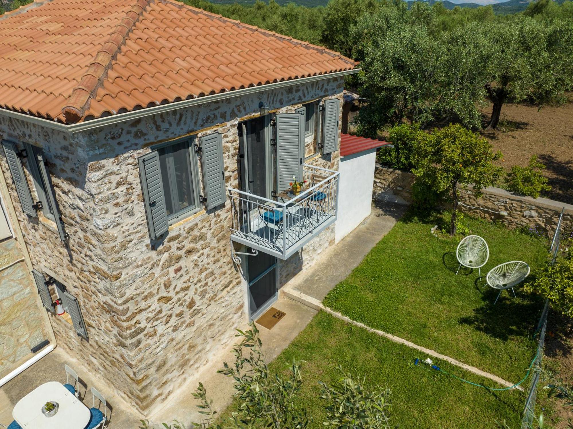 Вілла Messinian Stone House Екстер'єр фото