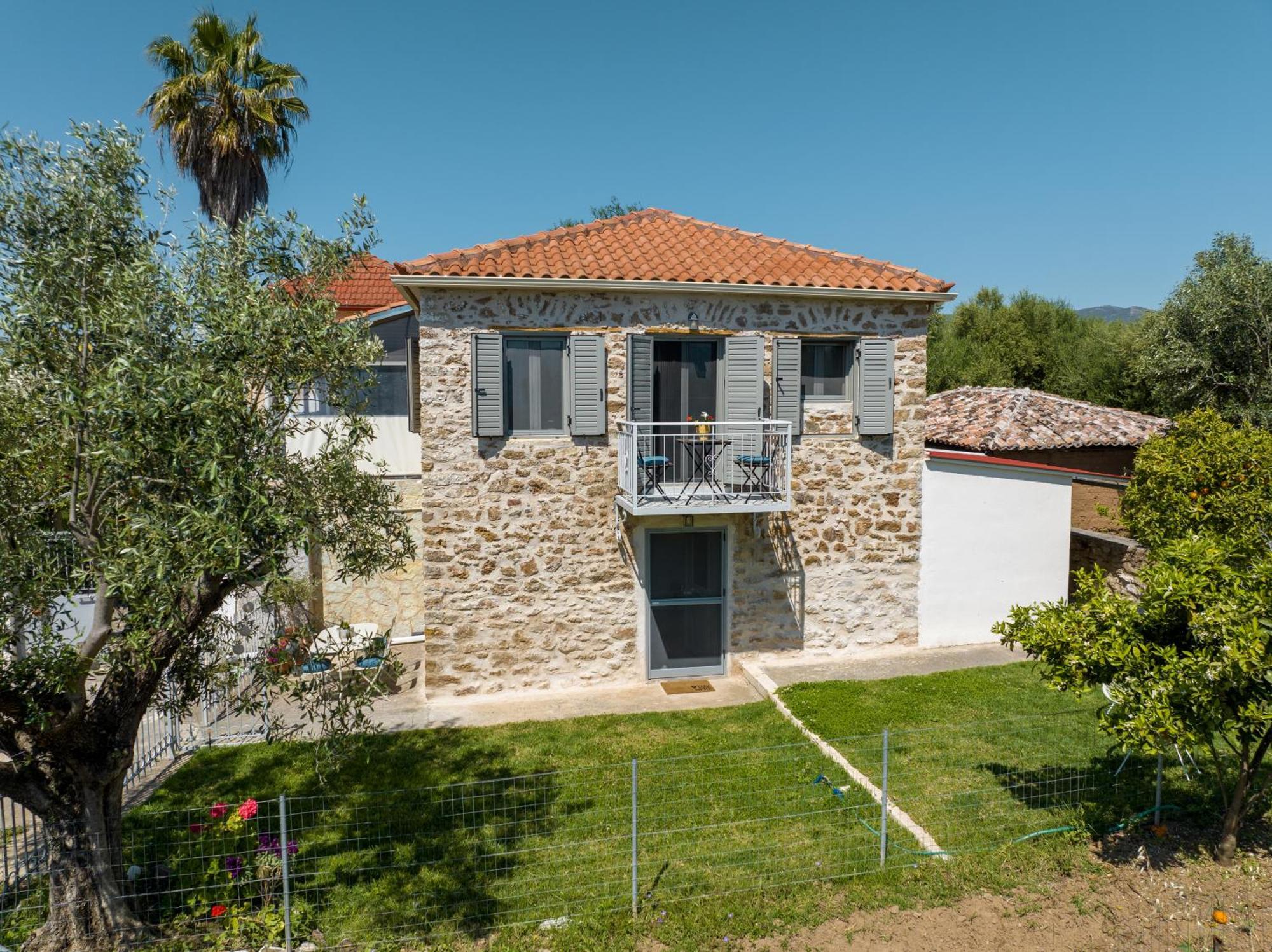Вілла Messinian Stone House Екстер'єр фото